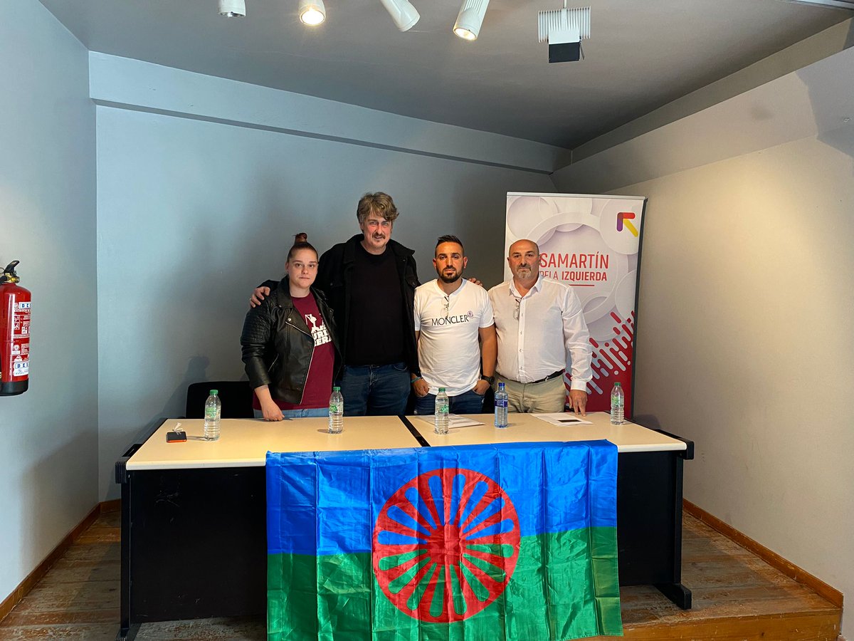 ¡Te invitamos a descubrir y aprender más sobre la historia y las experiencias de nuestros vecinos romaníes a través de esta increíble colección de fotografías! 📷🎉

📅 **Cuándo:** Durante las próximas semanas
📍 **Dónde:** Casa de la Juventud, Sotrondio

¡No te lo pierdas!