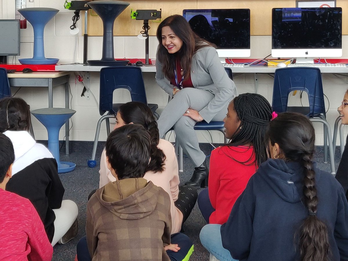 We want Canadian students to reach their full potential. That is why, we are… 🍎 Introducing a National School Food Program 📚Creating 90,000 new youth job placements 👩‍⚕️ Investing $500 Million, to create a new Youth Mental Health Fund to improve access to mental health services