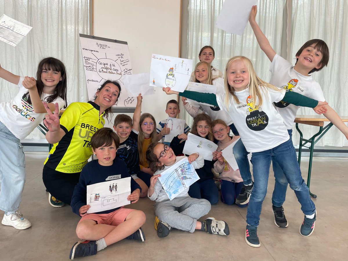 Jeudi, tous les acteurs du Brest Urban Trail (partenaires, institutions, assos, coureurs, bénévoles, enfants) étaient réunis pour imaginer ensemble leur "BrUT" idéal.
Et vous, si vous pouviez tracer les parcours du BrUT, par quels lieux passeriez-vous ?
#wearebresturbantrail