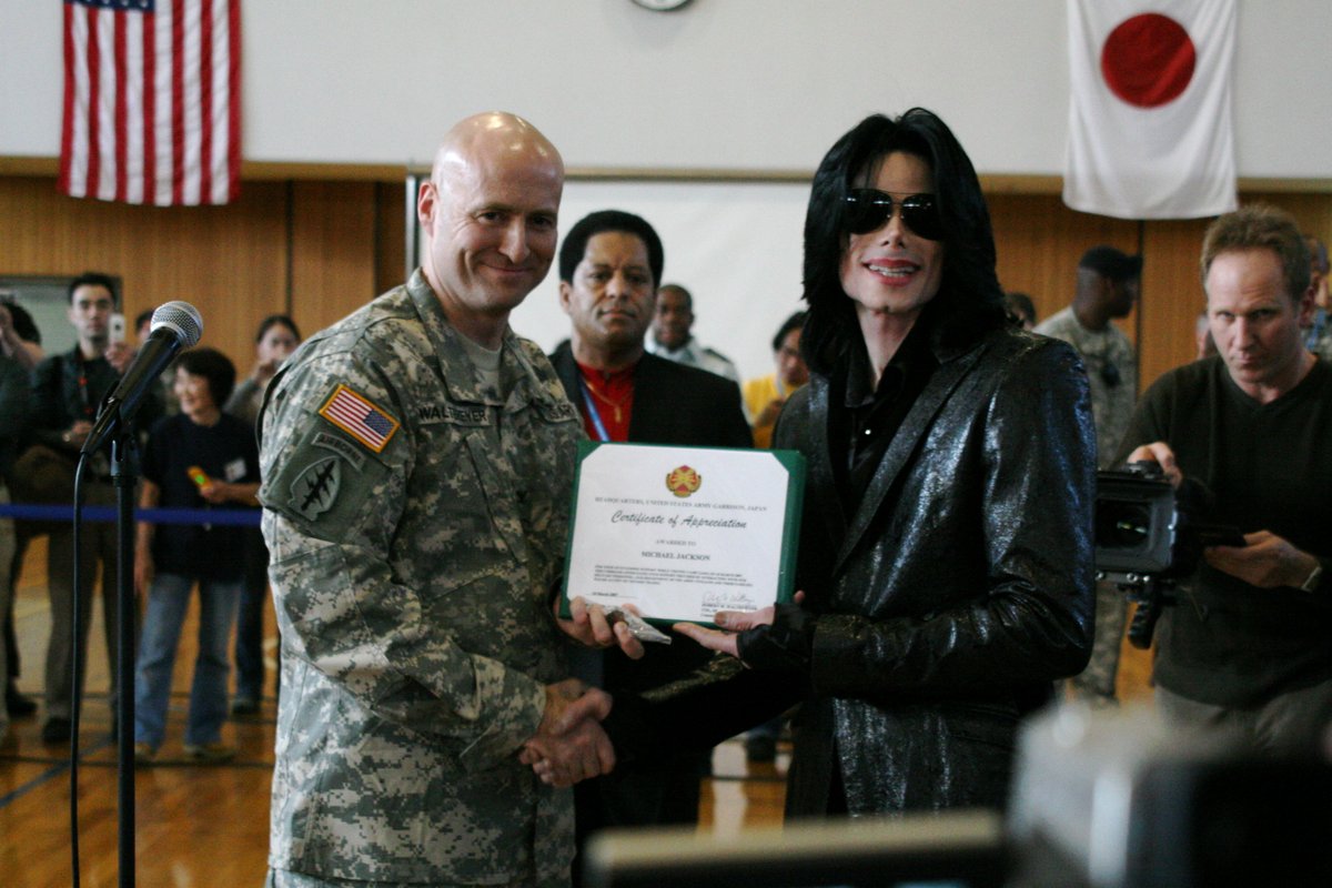 v_SUPERFLY_v's tweet photo. @michaeljackson #MichaelJackson 
#10March2007  #CampZAMA  #JAPAN https://t.co/X7keltuRm3