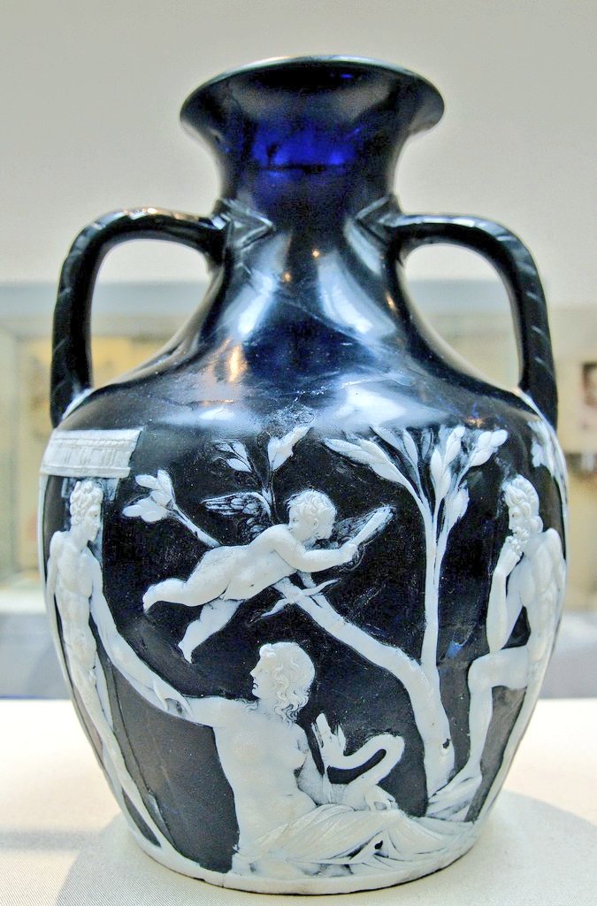 The Portland Vase is a #Roman cameo #glass vase, which is dated to between AD 1 and AD 25, though low BC dates have some scholarly support. 👀🤩 #Ancient #art #artwork #History