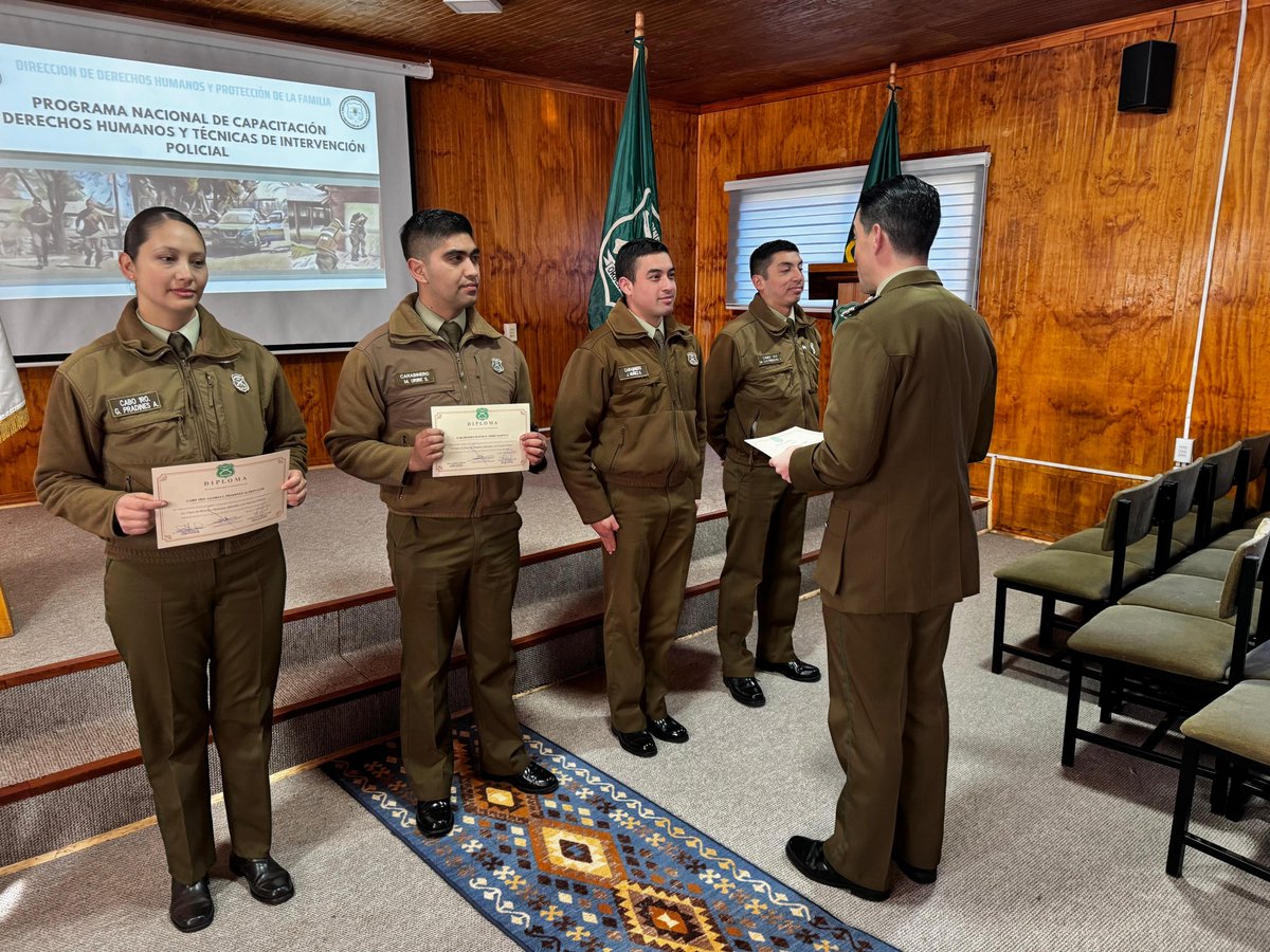 Prefectura de Carabineros Chiloé realiza Programa Nacional de Capacitación en DD.HH. aplicables a la Función Policial en las unidades fronterizas, específicamente en la 5ta. Comisaría #Palena a cargo de instructores de DD.HH. #CarabinerosDeTodos