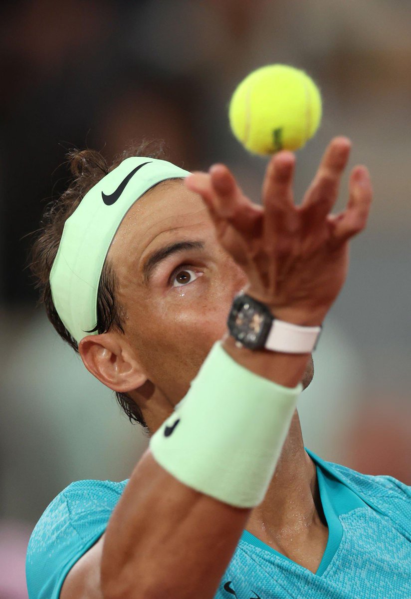 Nadal, ilk turda veda etti. #RolandGarros 🎾 Zverev; 6-3, 7-6 ve 6-3’lük setlerle kazandı.