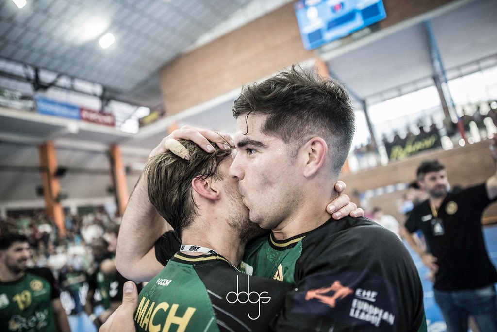 BMCdadEncantada's tweet photo. ➡️ Concentración 🧘‍♂️ 
➡️ Emoción 🥹 
➡️ Celebración 🙌 
➡️ Besos, muchos besos 💋 

El objetivo 📸 de @ddgs_photography nunca decepciona. 🔥🔥

#VamosCuenca https://t.co/a1dW4uaTES