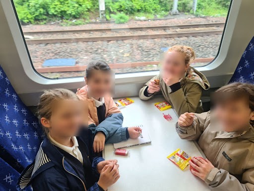 P5/6 had a wonderful morning travelling to Edinburgh with Scotrail to visit the @surgeonshall Museum. They loved seeing all the specimens, getting to handle surgical equipment from the past & especially loved the demonstration of a historic amputation! #creativelearning