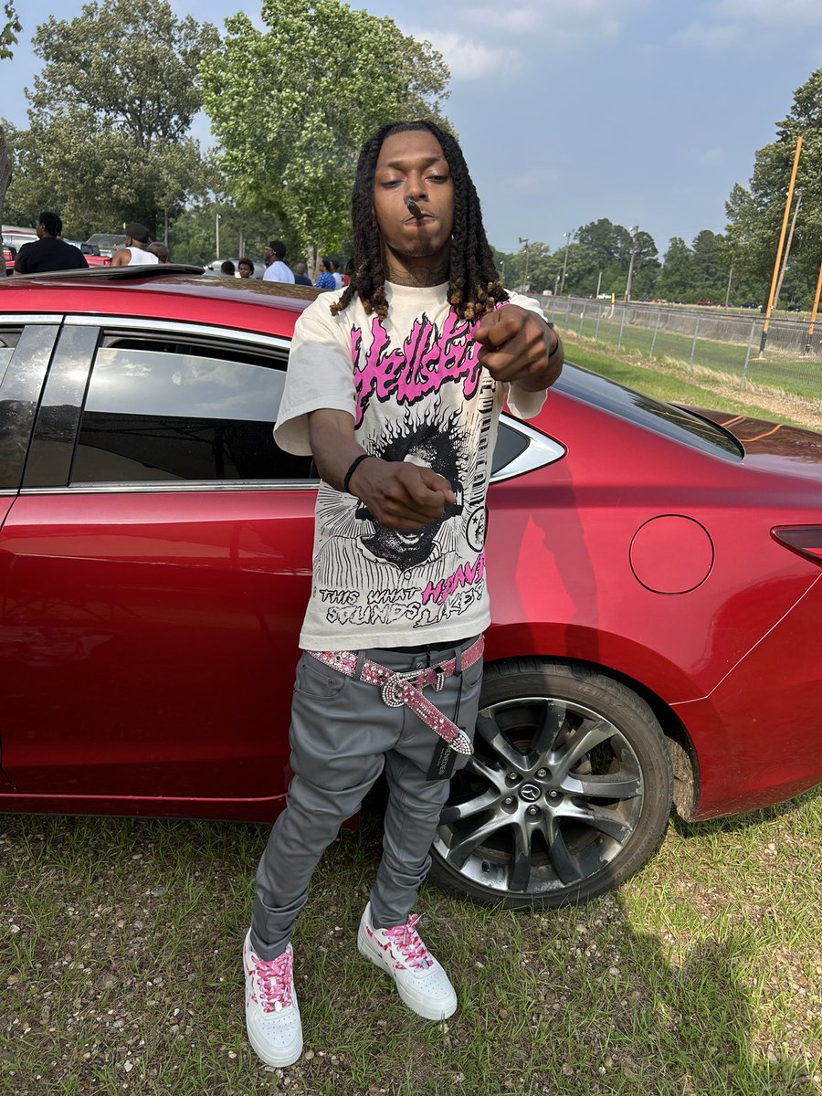 TopWestsidee's tweet image. Dont go misleadin me i wont mislead u i was ona phone wit #lamuertaa he said he seen u 😢😢😂😂 #Springfest2024