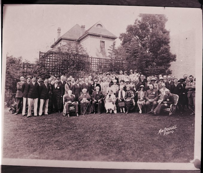 Here's the Monrovia Exchange Club, a civic improvement organization, in 1927. #MonroviaCA monrovianow.com/2024/05/a-mome…