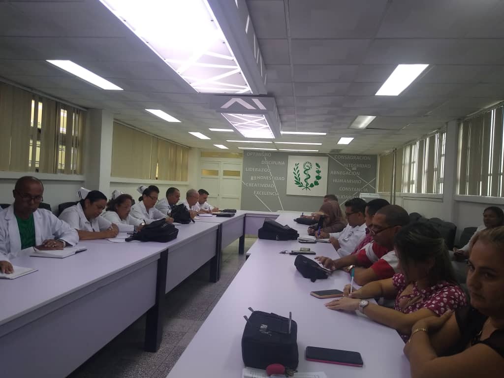 pavel_noa's tweet photo. El Sistema Provincial de Salud Pública en Cienfuegos comenzó una visita de control y ayuda a la mayor institución médica del territorio, el @HospitalGustavo. Una oportunidad para intercambiar con sus trabajadores y mejorar la calidad en los procesos.
#CienfuegosXMásVictorias https://t.co/UfAMaRC0NS