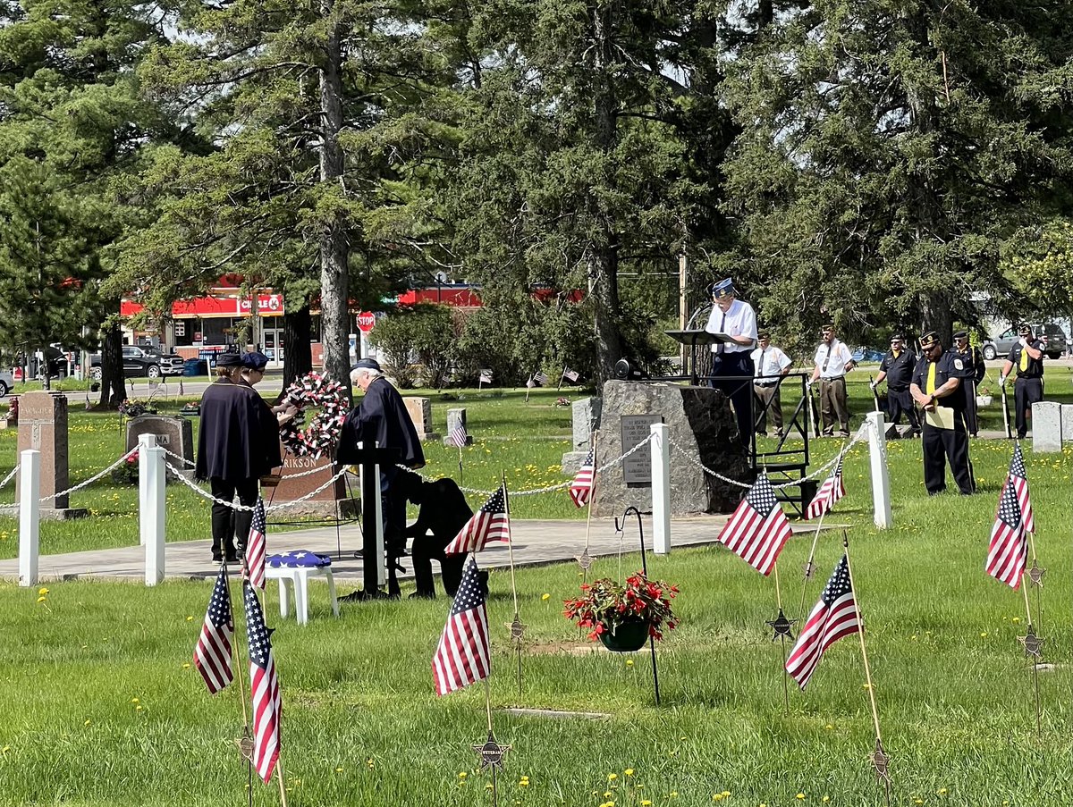 Lisa and I attended the Embarrass and Aurora‘s Memorial Day services honoring the men and women who served our country so bravely. Also took our annual Aurora mayors picture. Great job today Commissionor McDonald!