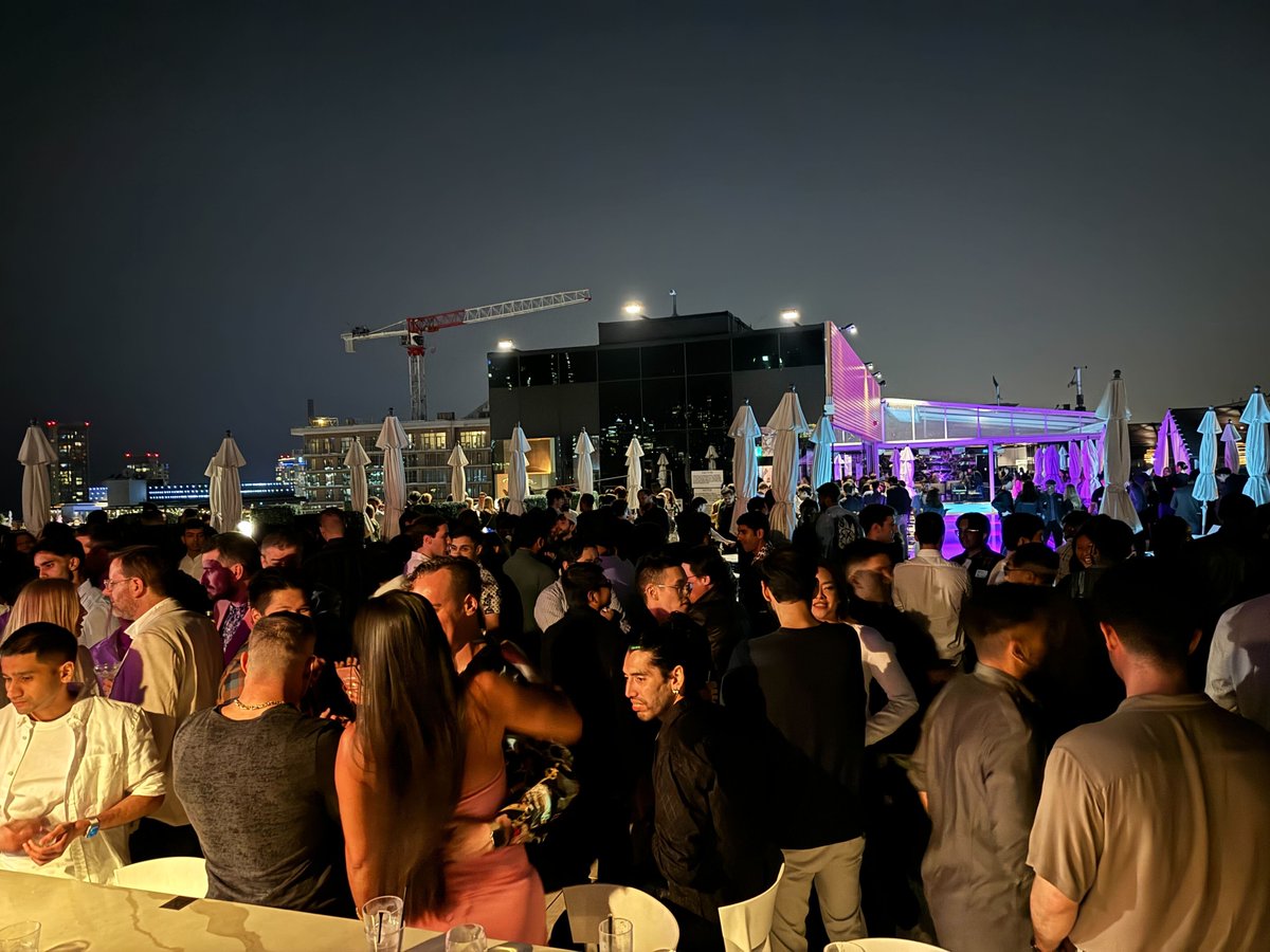 torontotechfest's tweet photo. A legendary #Saturday night in the city.
#TorontoTechFest ended with a massive #tech ecosystem rooftop party at @ChezLavelle with @aceocial , @todotorontoteam @RideHovr @oneeleven_111 and more. π
We celebrated and closed out Tech Fest in style β¨
#cdntech https://t.co/zO58qSQiLw