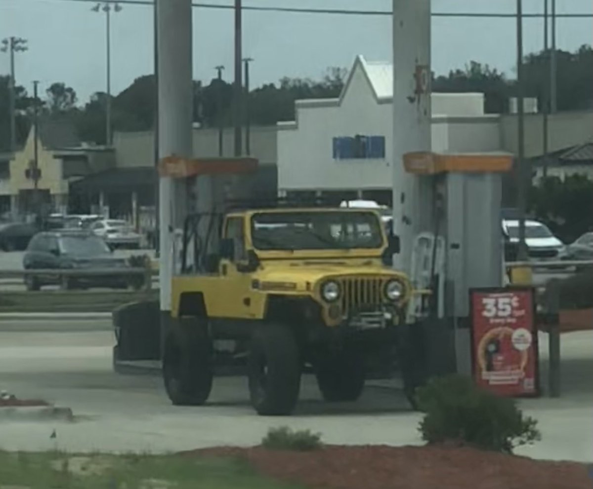 Humvee & Jeep Cj8 Scrambler

Muricaaaa RAHHHH 🇺🇸🦅🔥🔥