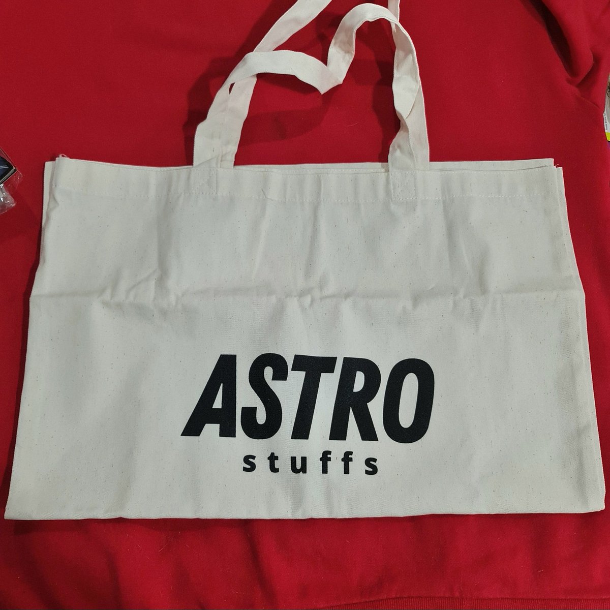 korave_ID's tweet photo. WTS
astrostuffs shopping bag size XL

- new, never used before
- 120.000
- 🍊: https://t.co/hniJdWRnfX

🏷 #astrostuffs sale wts wtb lfb #ตลาดนัดไบร์ทวิน #ชาวไบร์ทขายของ #bbrightvc #ไบร์ทวิน #BrightWin #ตลาดนัดGMMTV #astrostuffs https://t.co/m3byizCPPf