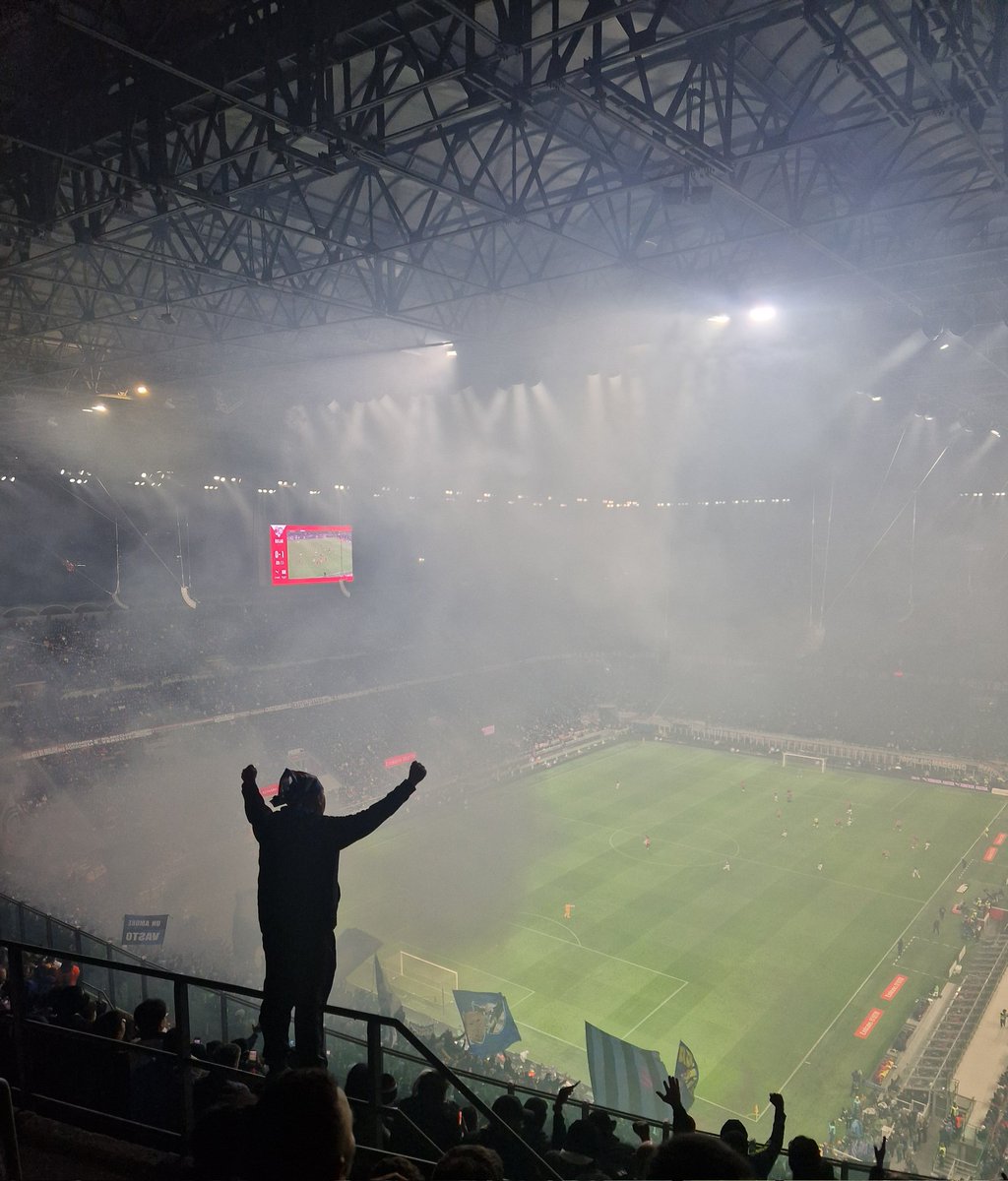 Stadium Traveller tweet media