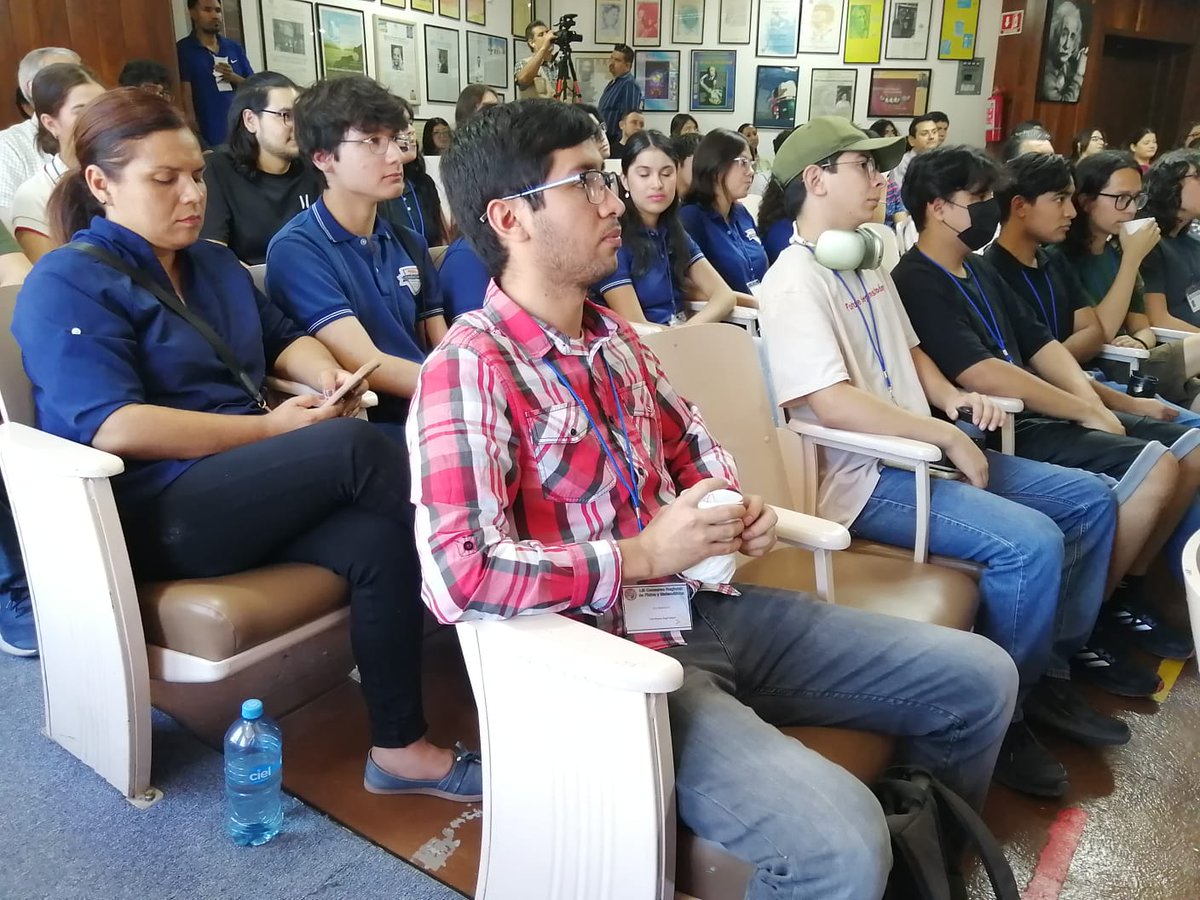 SoyUnison's tweet photo. Un total de 96 estudiantes de preparatoria participan en el LIII Concurso Regional de Física y Matemáticas, la rectora @RitaPlan inauguró esta actividad, quien felicitó a los jóvenes por llegar a esta etapa de competencia, una de las más longevas en la institución. https://t.co/9FPX9NbPqL