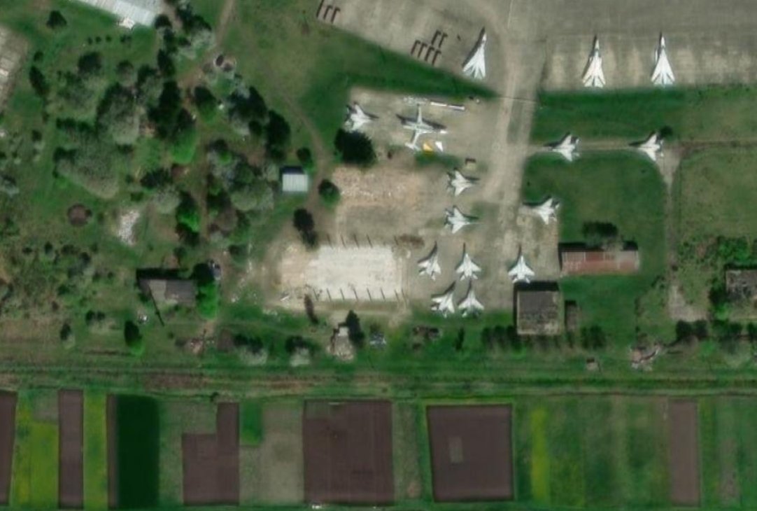 The fourth possible impact spot is here: 49.740262, 27.274577. This is old aircraft maintenance and repair area that was also targeted in February 2022. A shed and several retired MiG-29s (9.12) were destroyed and damaged back then. On the right Maxar sat photo from 2 May 2023.