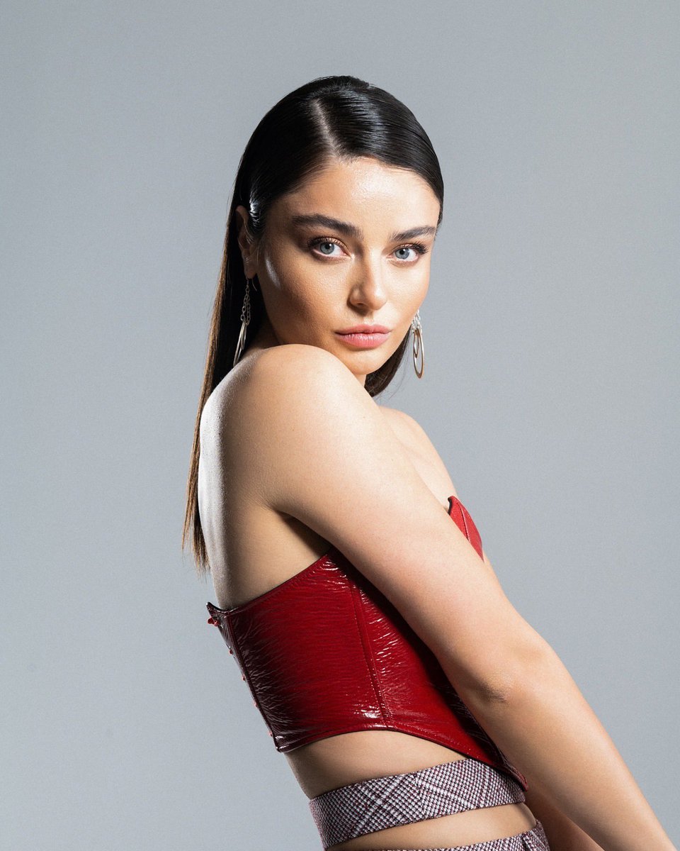 #AyçaAyşinTuran 🔥