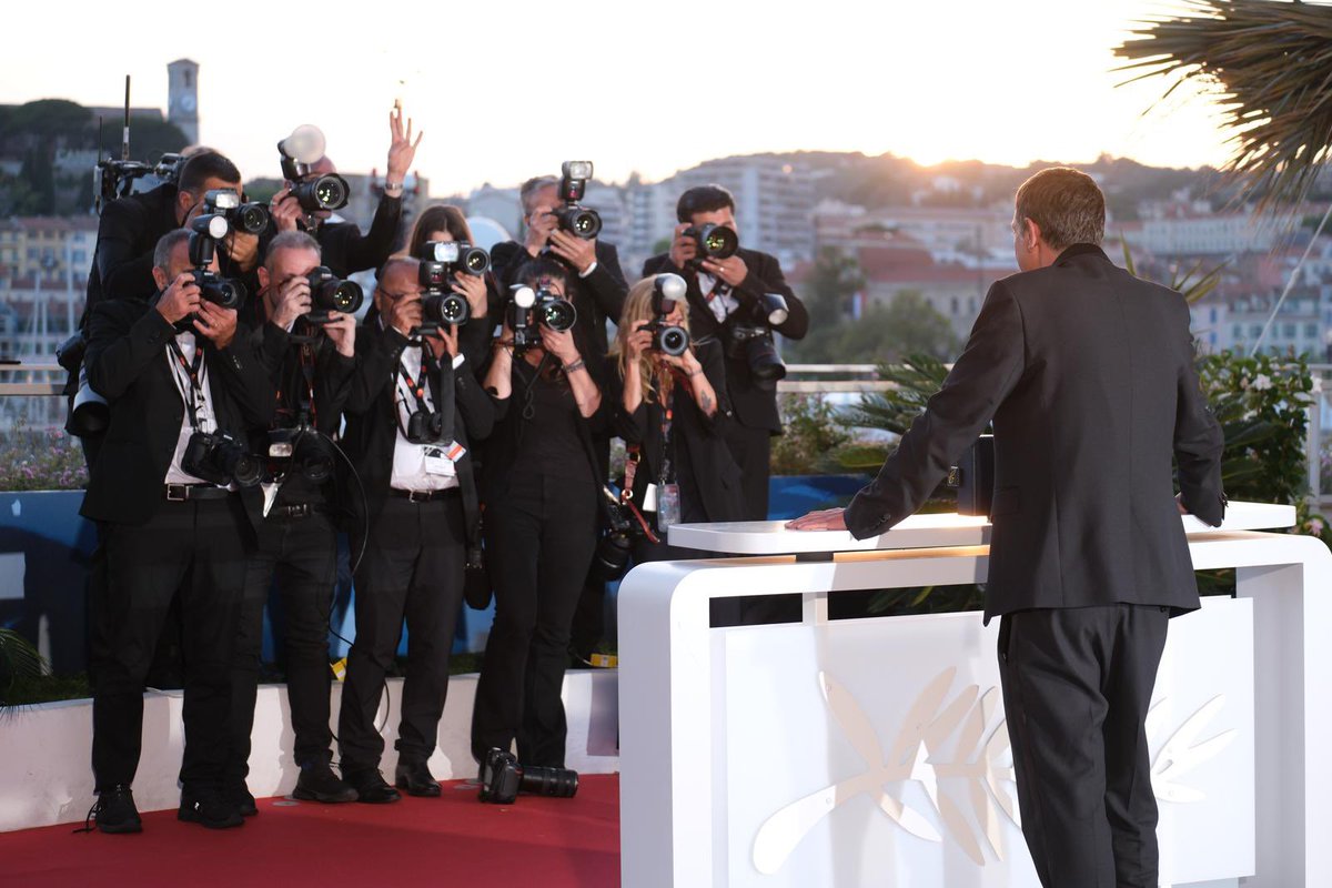 🏆Le cinéaste portugais Miguel Gomes, Prix de la mise en scène pour « Grand Tour », film soutenu par l’aide aux cinémas du monde CNC/@IFParis. 

#Cannes2024 #Palmarès #Photocall