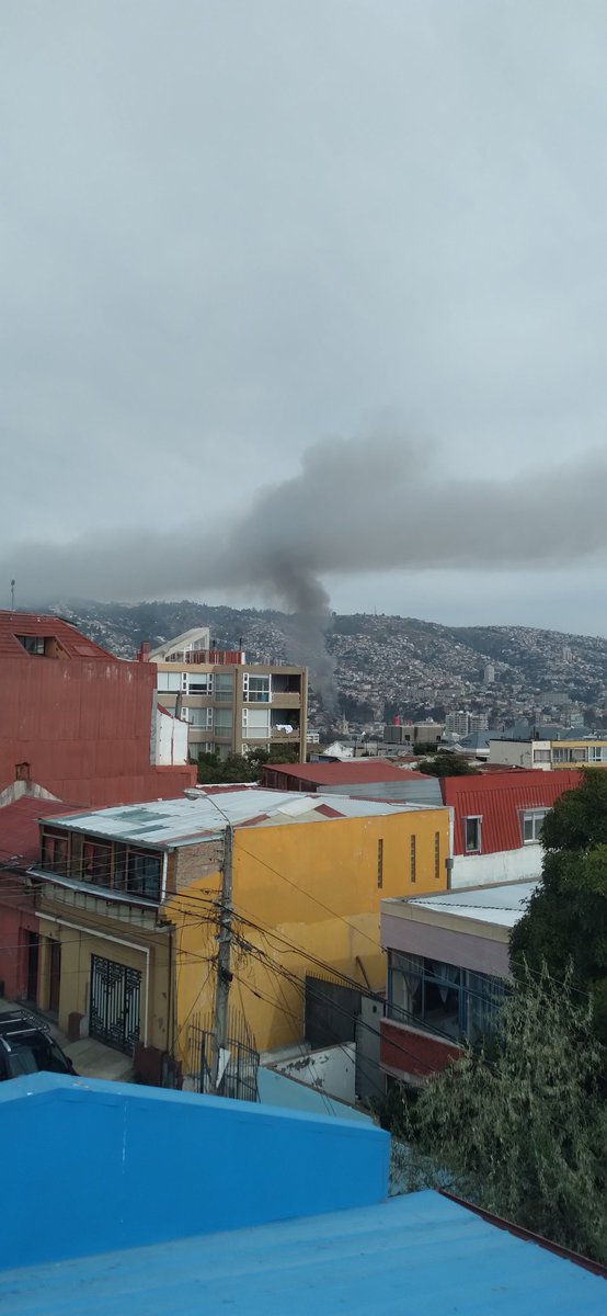 FreddyPonceB's tweet photo. Incendio Vicuña Mackena / Lastra Valparaíso https://t.co/O4xeFIQc8f