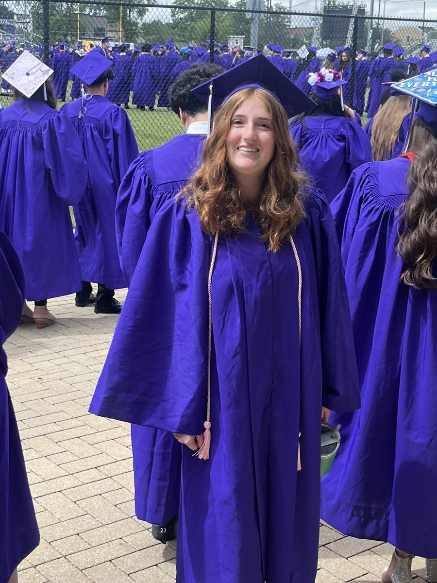 Angela Mell tweet media