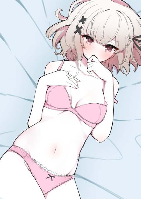 (この人 また推しのえっちならくがき描いてる☹️) 