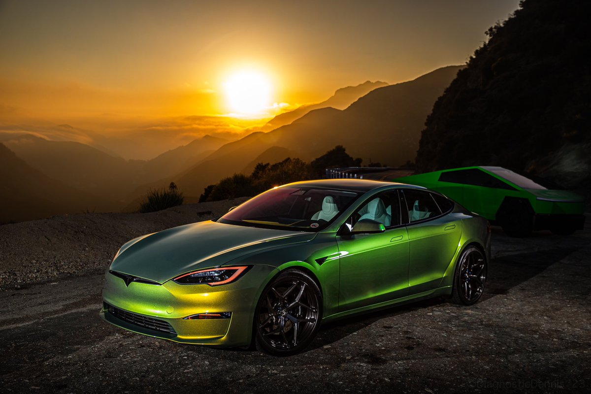 masegoslin's tweet photo. And for something a little different…
21 MS Plaid
STEK DynoShift Green by American Wrap
Signature SV107
UP Carbon BBK
TesLux Lights
Photo Credit: Dennis Collatos
Cybertruck: X: @brandonirl

@Tesla @stekofficial @AmericanWrapCo  @UnpluggedTesla @TesluxINNOV @brandonirl @elonmusk https://t.co/19DyzGwOBa