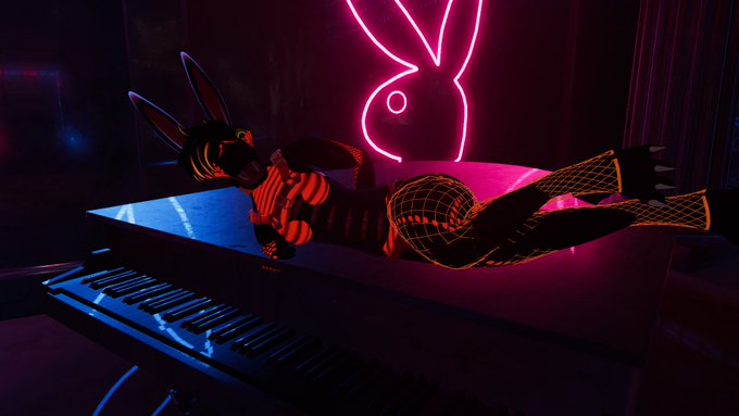 I&rsquo;m just a play boy bunny snake https://t.co/t02RUTvTcC