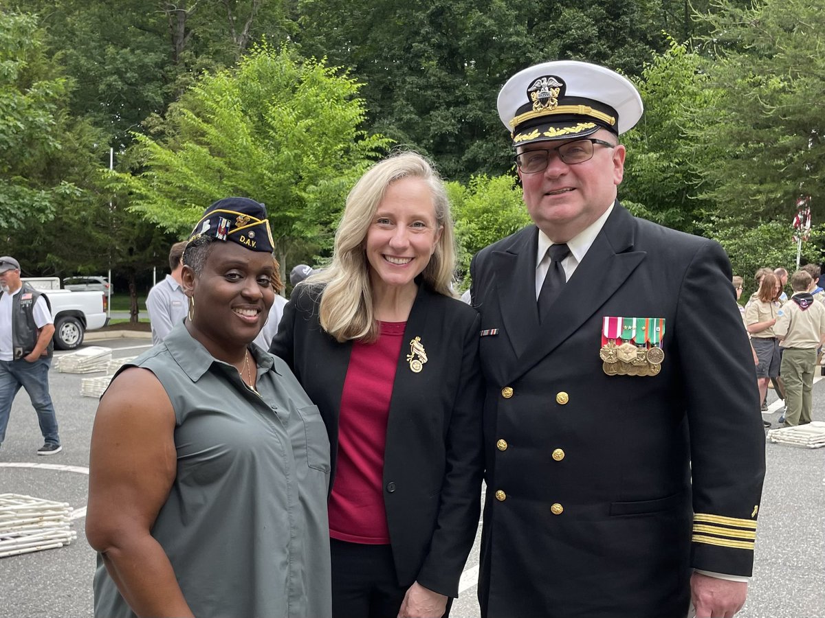 Today, I was honored to share a few words to recognize the brave Virginians who gave their lives to protect our freedoms. Thank you to the Potomac Region Veterans Council for having me at this morning’s Memorial Day Ceremony at the National Memorial Cemetery at Quantico.