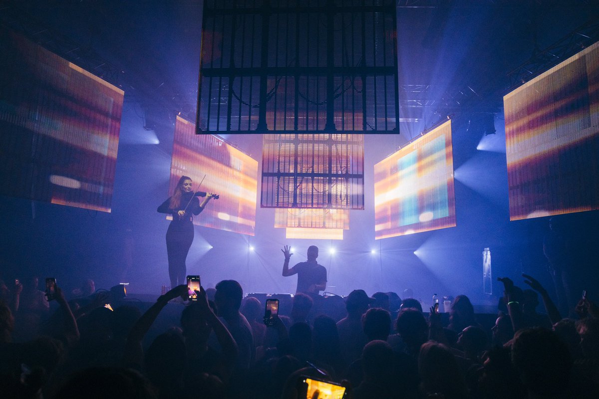 Propulsive tweet media