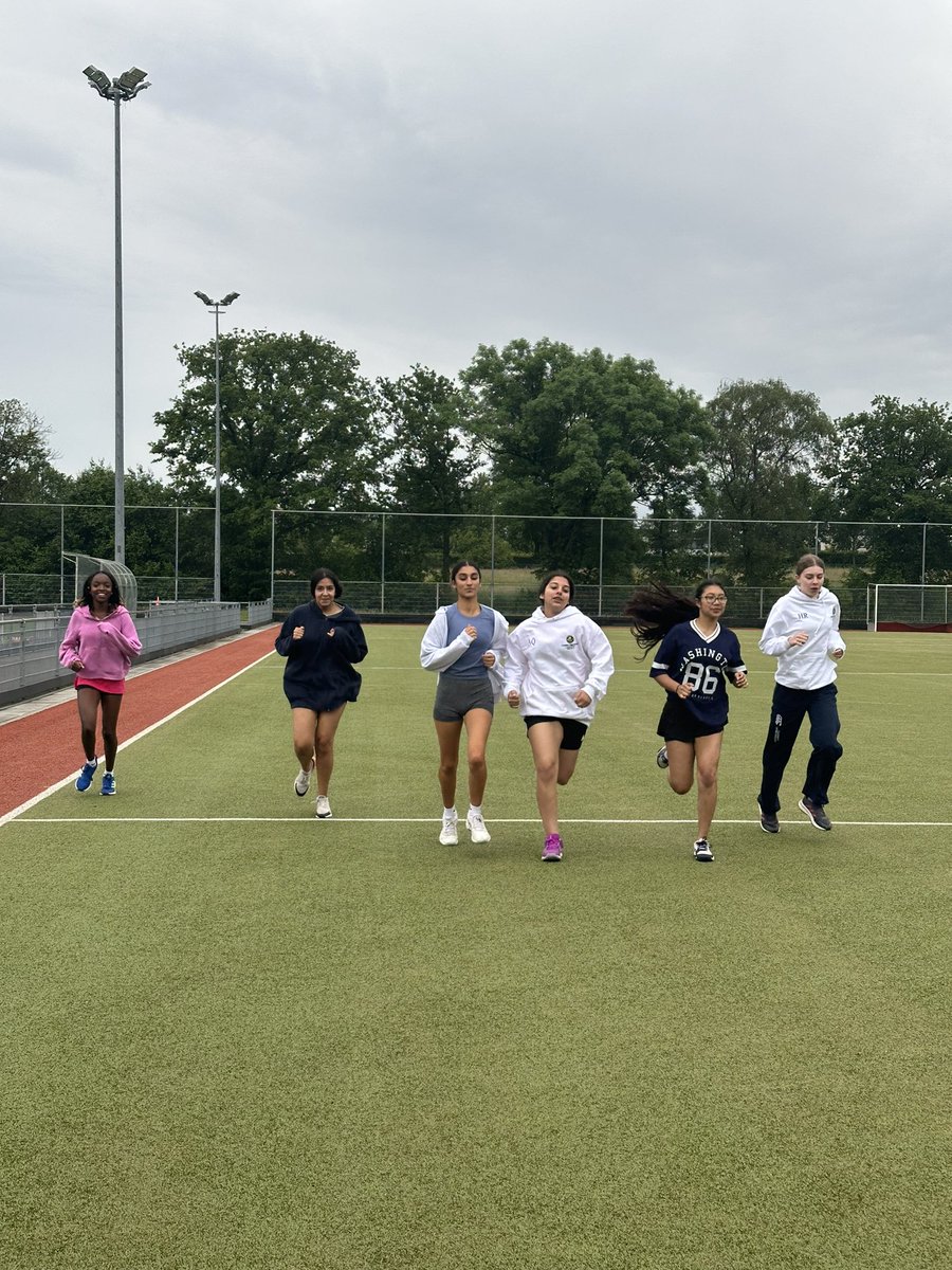 It was hockey and fitness tonight at Nova HC….the girls worked hard on attacking the goal and are looking forward to their first fixture tomorrow night! Thanks Nick for a great session <a href="/CroydonHigh/">Croydon High School</a> <a href="/MCL_SportsTours/">MasterClass Sports Tours</a> 🏑