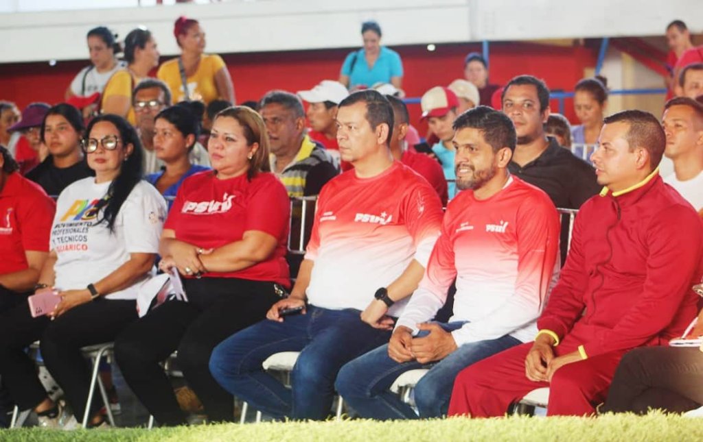 #DebesSaber📢 PSUV en el municipio Juan Germán Roscio Nieves es garante de organización y sentido revolucionario

Más información ⬇️
👁️‍ tinyurl.com/yh9bdjdy

#Guárico
#LasCallesSonDelPueblo
#GuáricoProduce