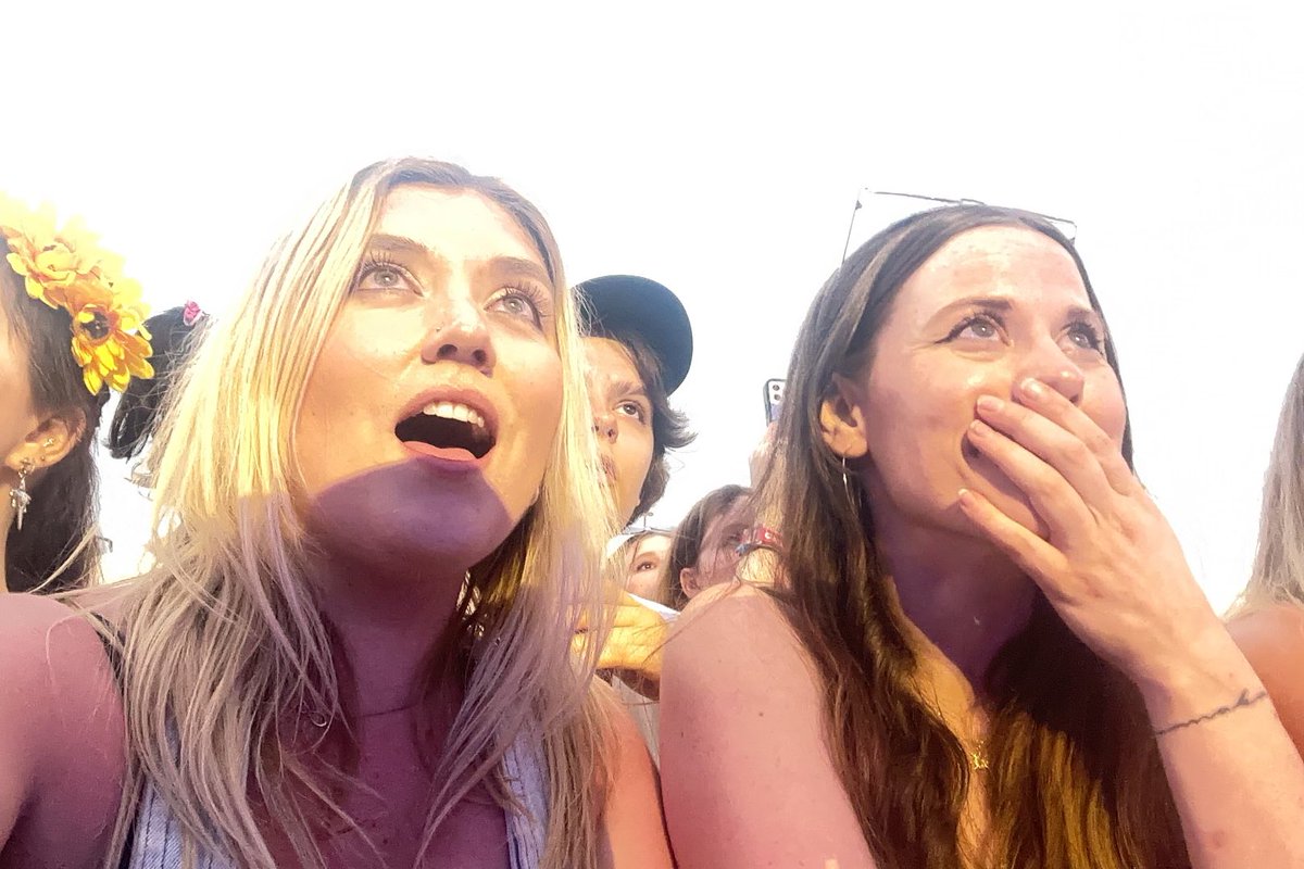 the only correct reaction to hozier being 5 feet’s away from you….