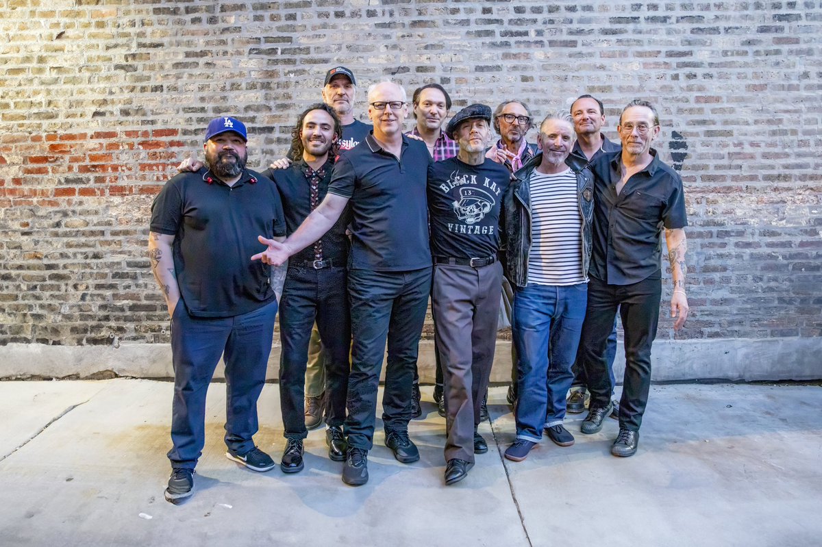 SocialD1's tweet photo. Thank you to all the music fans who came out and supported our tour together! It was one for the books!
Let’s not let another 40 years go by before we make this happen again!
Photo: @ryanbakerink https://t.co/3Sv0T8yYXF