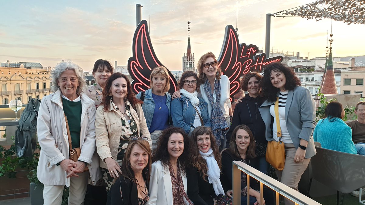 asodame_bpw's tweet photo. Els nostres #afterworks serveixen per #desconnectar i relaxar-nos mentre ens coneixem més a fons. Què més es pot demanar? https://t.co/6peQ8kCWHh
✅ Dones poderoses
✅ Dones de diferents sectors
✅ Dones amb una gran passió pel que fan
#Asodame #DonesEmprenedores #Barcelona https://t.co/gTpUKwjV5i