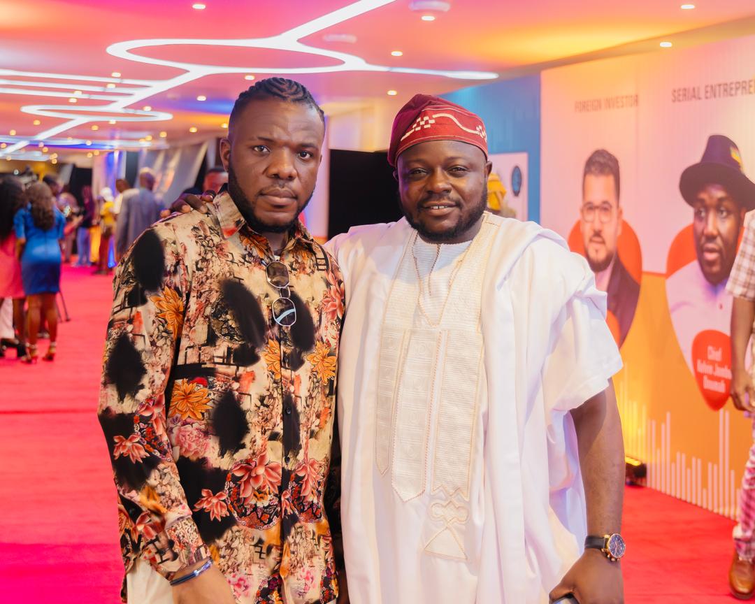 I met my oga @OluwatobiAjayiJ  the CEO of @nordmotion at Vanguard Man of the Year Award at Eko Hotel

Shirt - @Iamikkenna