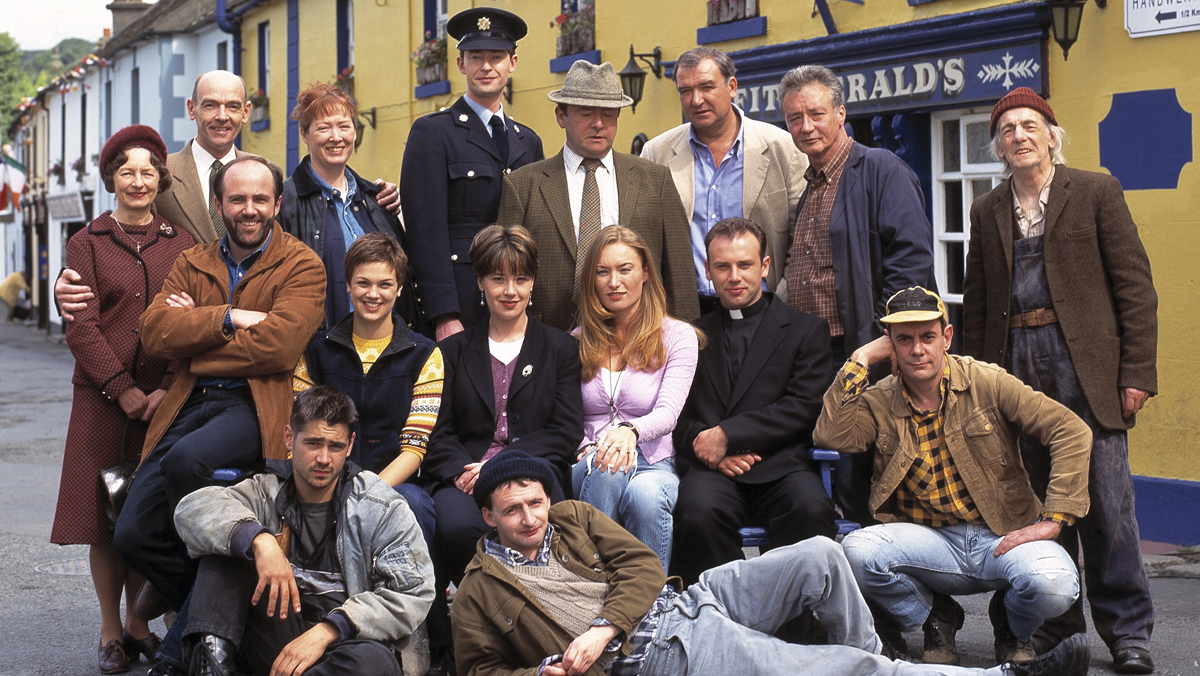 Tonight on #Ballykissangel, Siobhan and Brendan decide to get married in secret, but word gets out and Niamh organizes a surprise wedding reception, which doesn't go according to plan. Enjoy at 8pm ET. visiontv.ca/shows/ballykis…