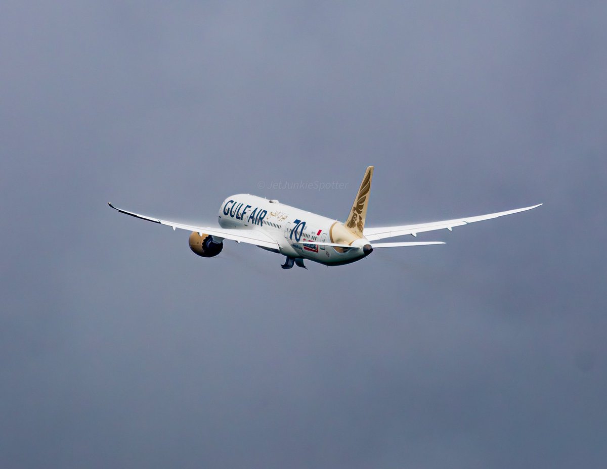 Here’s a @GulfAir #b789  Dreamliner departing @manairport into some great stormy clouds off 23R #avgeek #dreamliner #manchesterairport #b787 #takeoff #gulfair #aviation #plane #airplane