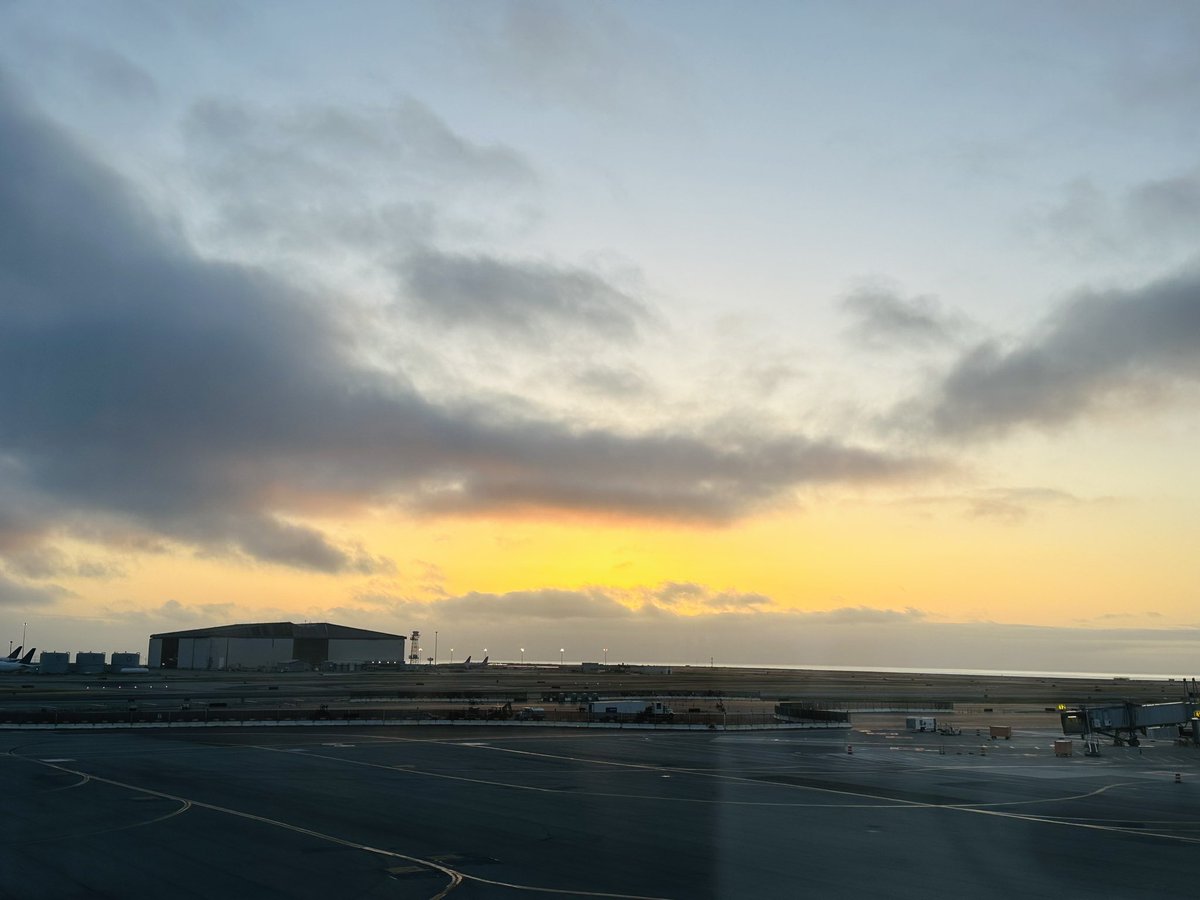 Team SFO rocks! We got 💯 STAR ⭐️ flights ON time! Thank you for ALL teams working TOGETHER to make it happen on Memorial Day! 🇺🇸 <a href="/SFOOpsUA/">United Station Ops Center - SFO</a> <a href="/SFOUAMoveTeam/">United MoveTeam - SFO</a> <a href="/TeamSFOCS1/">@TeamSFOCS</a> <a href="/TeamSFOCG/">UA SFO Ramp Service</a> <a href="/sfoinflight/">San Francisco Inflight Services</a> <a href="/UnifiAviation/">Unifi</a> 💙 <a href="/united/">United Airlines</a> <a href="/Auggiie69/">Lori Augustine</a> <a href="/DJKinzelman/">David</a> <a href="/DBP_sfo/">David P</a>