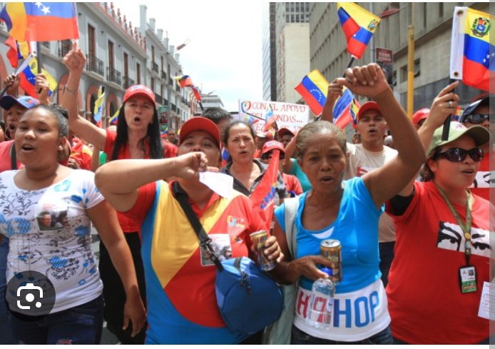 Desiree1613049's tweet photo. #LasCallesSonDelPueblo Y NINGÚN IMPERIO VENDRÁ A GOBERNAR A NUESTRA PATRIA LIBRE Y SOBERANA!!

"VENEZUELA 🇻🇪 ES UN PAÍS DE LIBERTAD!! AMOR!! Y ESPERANZA!!"👏

"HOY MÁS QUE NUNCA TENEMOS PATRIA!!👏🇻🇪

"VIVA LA REVOLUCIÓN BOLIVARIANA DE VENEZUELA!"👏

SOMOS UN PUEBLO VICTORIOSO!✌️ https://t.co/eQFMUhm9Qe