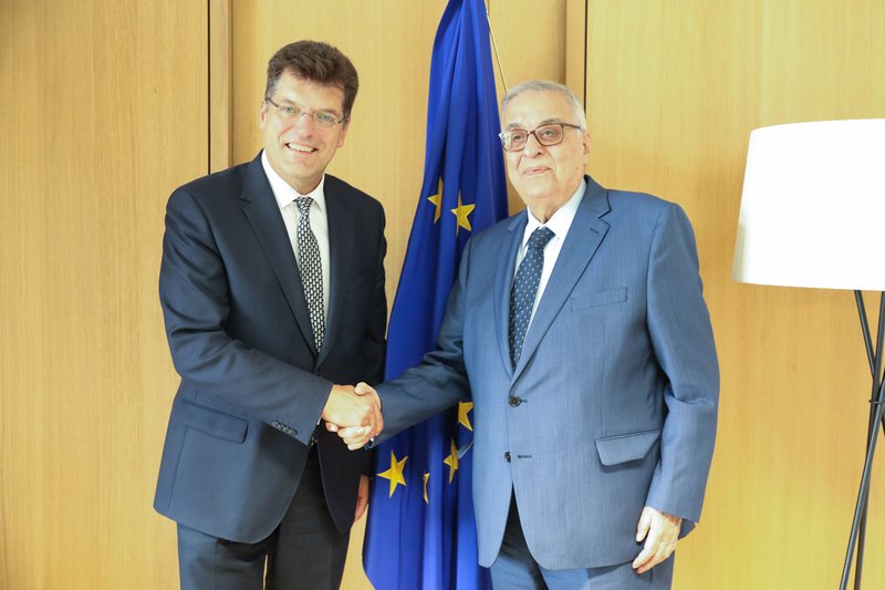 With 🇱🇧 MFA Abdallah Bou Habib on the sidelines of #SyriaConf2024 about impacts of multiple crises in the Middle East, especially on most vulnerable, and the continued support by the EU for the people in #Lebanon - Syrian refugees as well as most vulnerable Lebanese.
