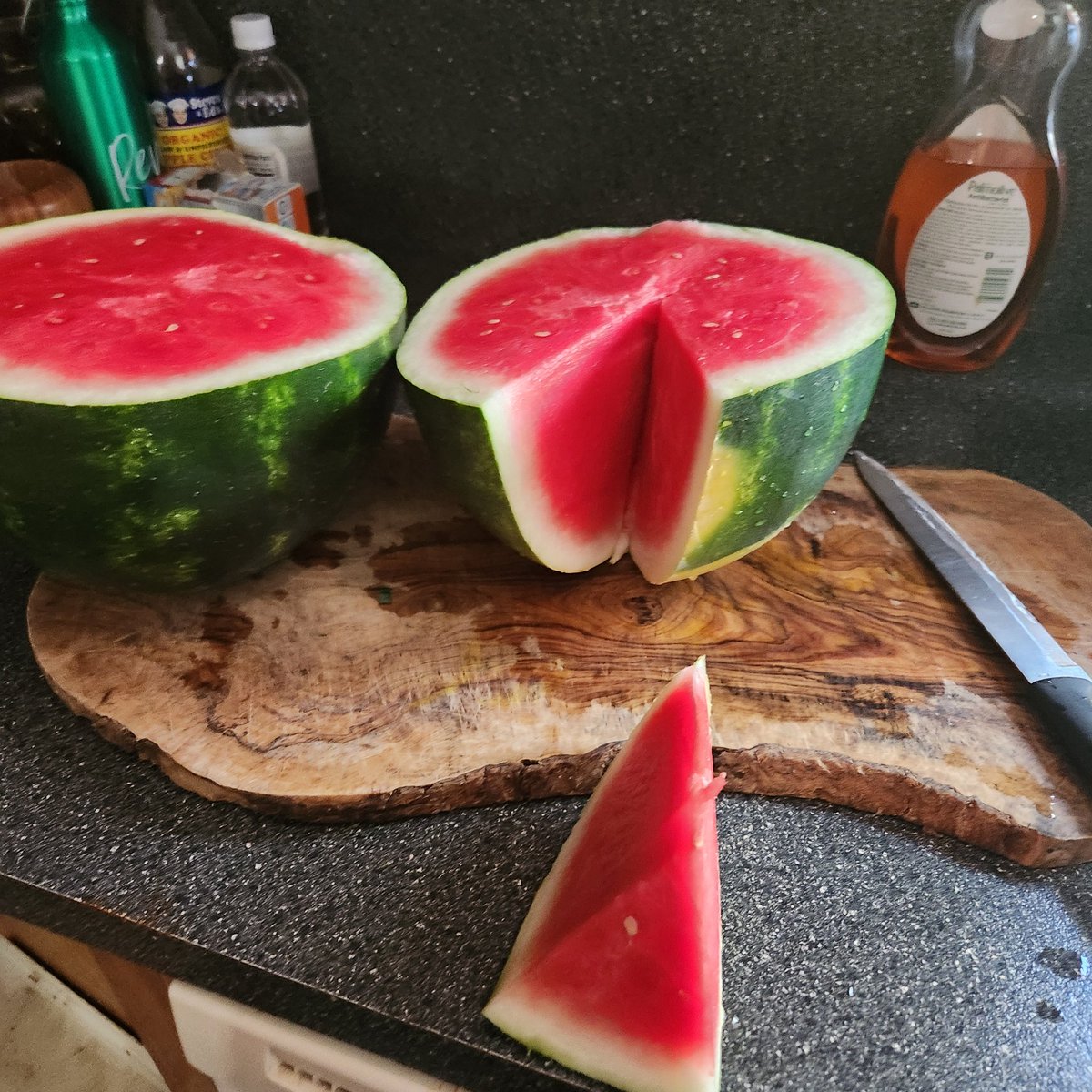 0smarH's tweet photo. Gotta love water melons. https://t.co/1q6aTpTPyZ