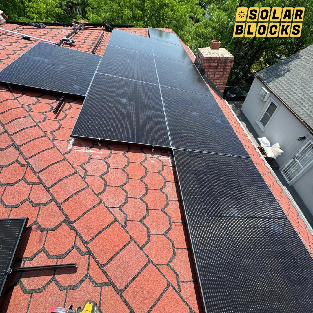 Progress is steadily advancing on our latest solar installation project.

Our skilled team is meticulously assembling and positioning the solar panels, ensuring optimal alignment for maximum energy efficiency.

#Solarblocks #solar #solarpanels #solarinstallers #newyork #usa