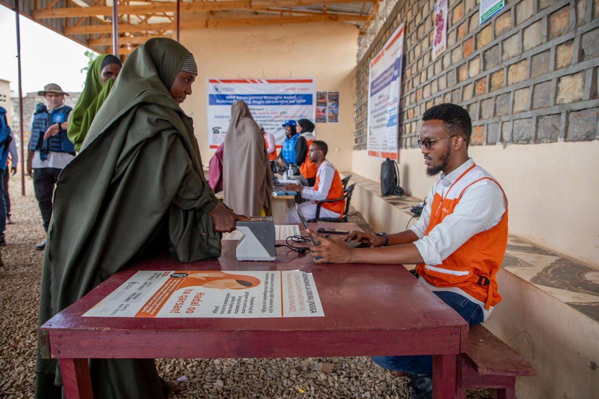 iom_somalia's tweet photo. The @eu_echo DG @MPopowskiEU together with @CelestinFranz , @WFPSomalia, @DRCSomalia conducted a joint visit to program sites managed by IOM in Baidoa. @eu_echo vital support strengthens humanitarian response in 🇸🇴 and builds resilient communities.

@IOM_DRD @EU_in_Somalia https://t.co/4MAzkimnZt