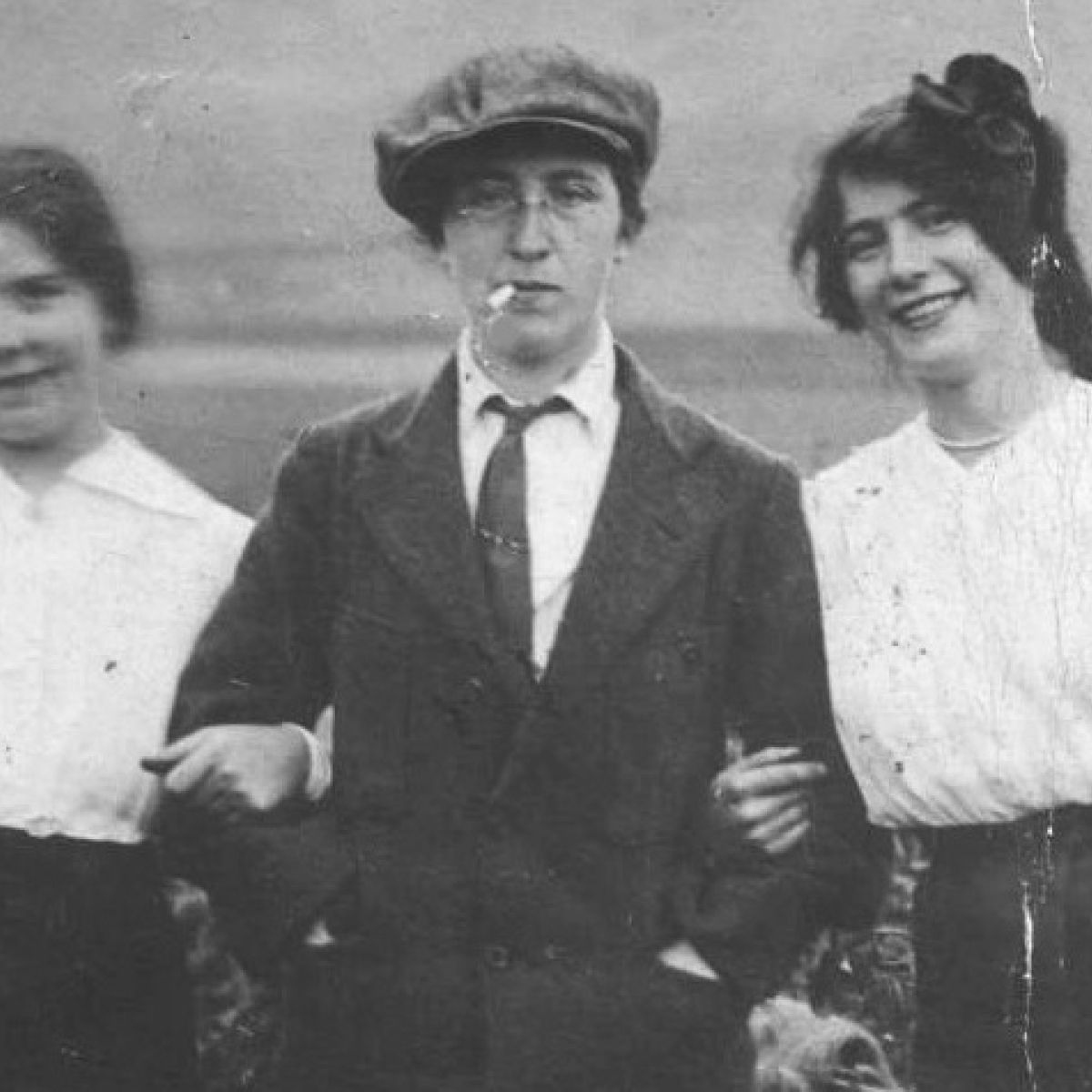 Schoolteacher, Irish revolutionary and feminist Margaret Skinnider (center) was born May 28, 1892. A sniper in the 1916 Easter Uprising, she was herself shot three times, making her the only woman combatant wounded in the uprising. #OTD #Ireland