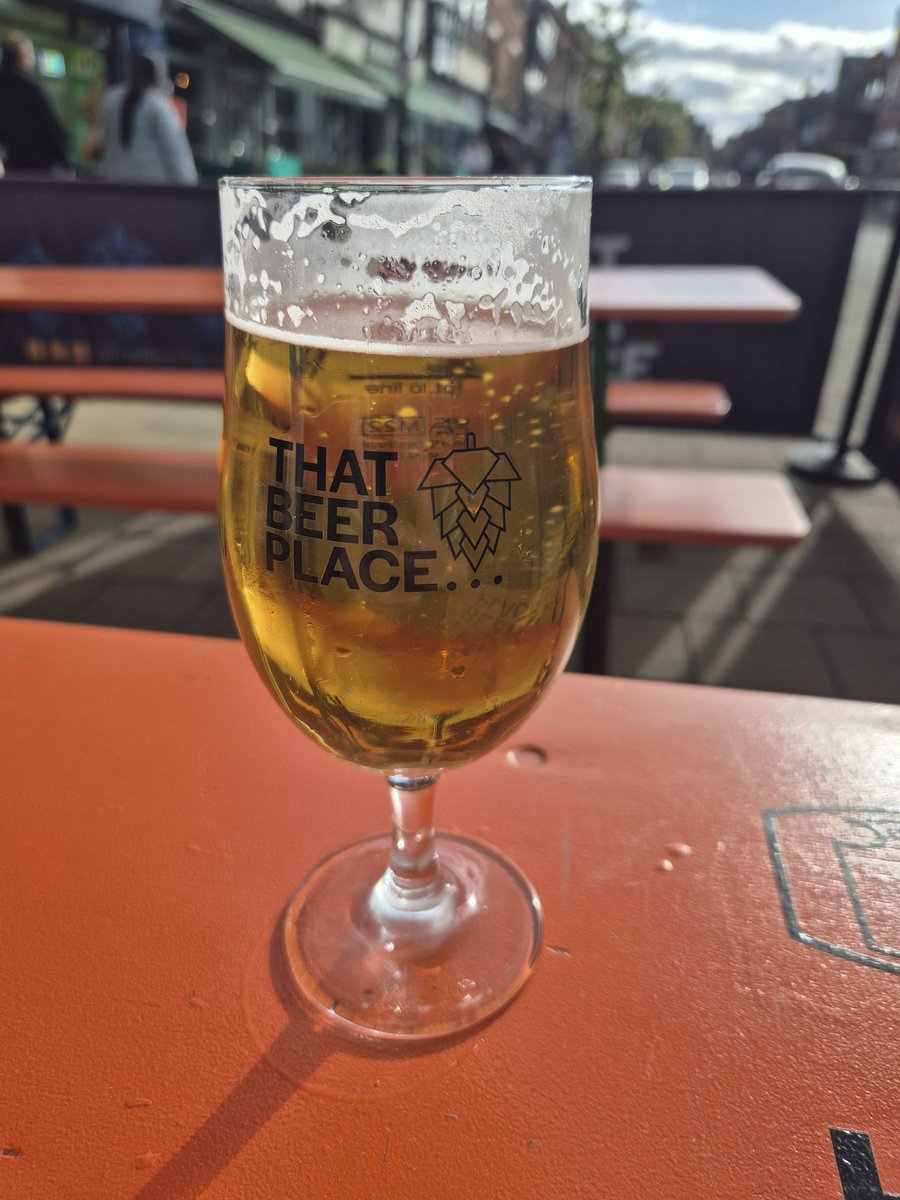 DeclanRSullivan's tweet photo. @ThatBeerPlaceHQ beautiful beer time after time https://t.co/A2jZD6wRFj