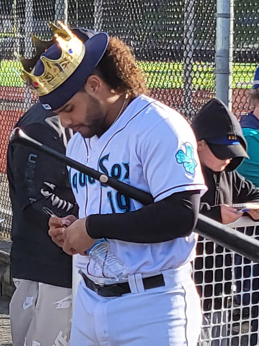 What does the King do on his day off? @EverettAquaSox #AquaSox