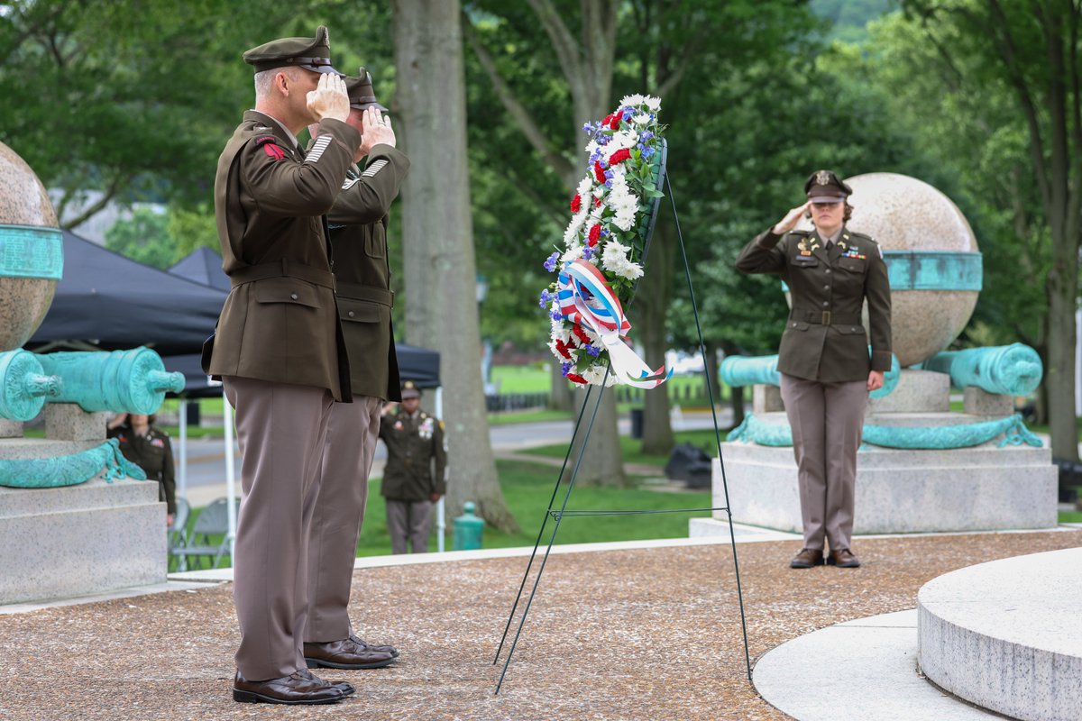 The West Point community came together on this #MemorialDay to honor those who gave their lives in defense of our nation with a wreath laying ceremony at the West Point Battle Monument at Trophy Point.