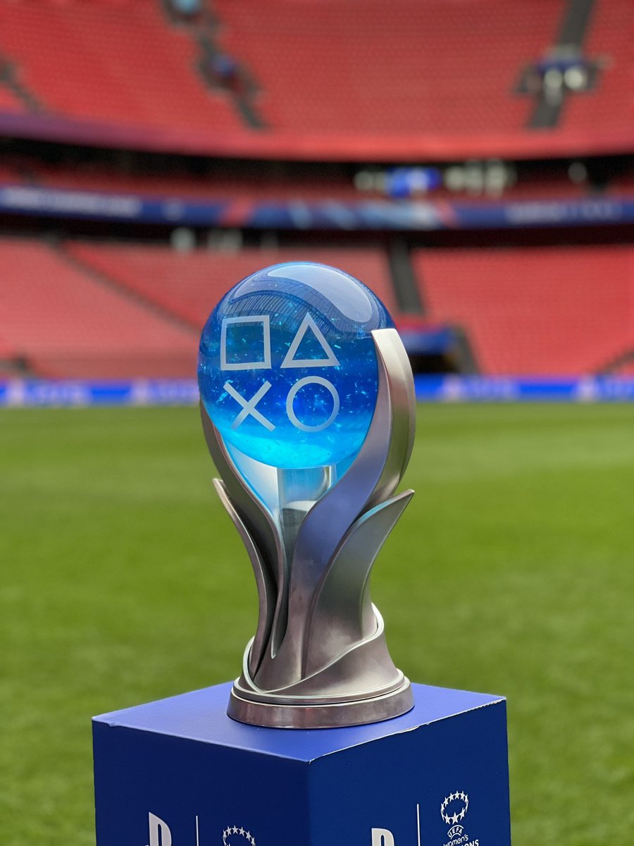 UEFA Kadınlar Şampiyonlar Ligi Finalinden PlayStation kupası 🤩