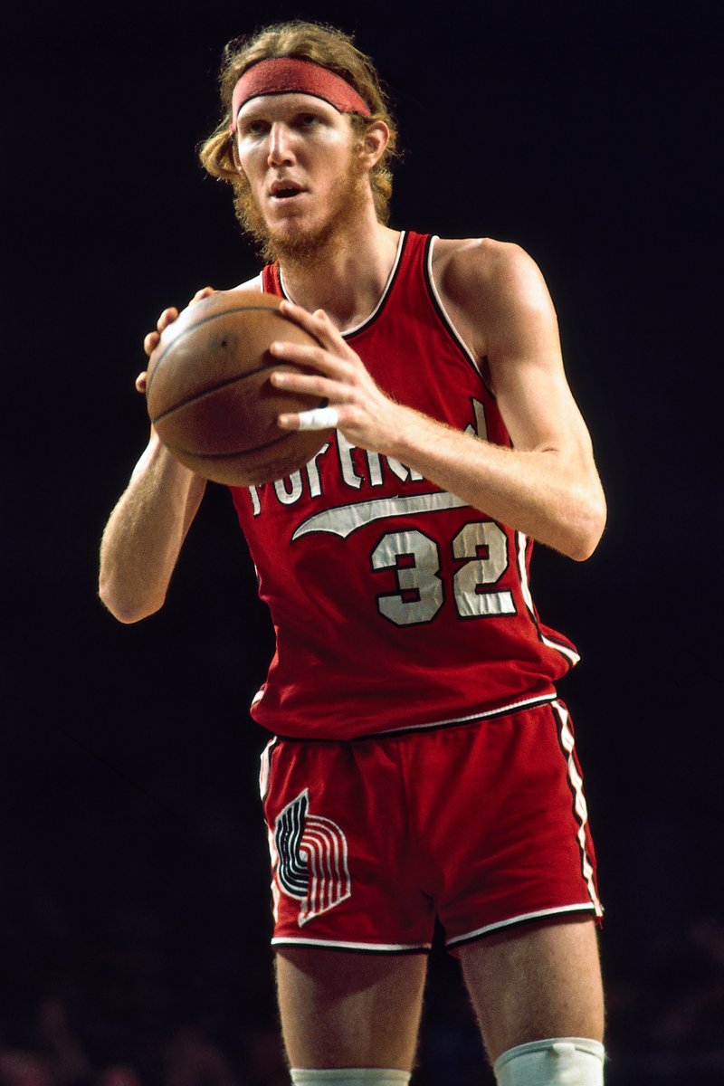 Rest in peace to the late great Bill Walton 🙏 — Hall of Fame — 2x NBA Champ — 1x MVP — 1x Finals MVP — 2x All-Star — 2x All-NBA — 2x All-Defense — 1x 6MOTY — NBA 75th Anniversary Team One of the greatest centers in the history of the NBA. RIP Legend. 🙏🙏