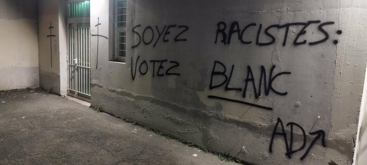 La mosquée de Pessac, déjà visée à de multiples reprises, a fait l’objet de tags racistes et islamophobes dans la nuit de samedi à dimanche ➡️ l.leparisien.fr/o4PK