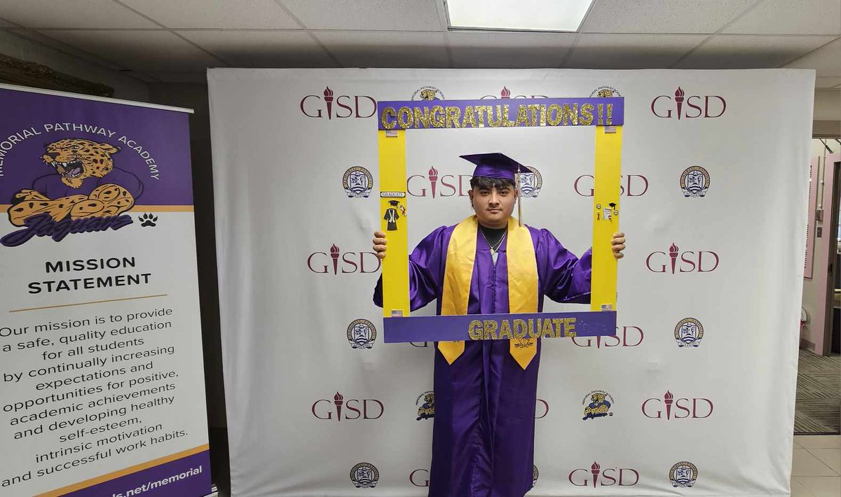 #MPAJAGS 
presents our proud grad, Diego Escobar. We are so proud of you. Keep being a role model in your community, your family & at MPA #LIVEYOURDREAMS #GRADUATE